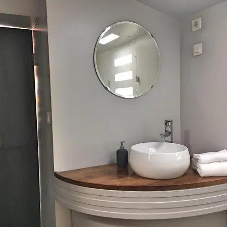 Amours Le Do Karina Bisch 2019 Botel Nantes