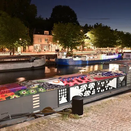 Bateau Amours - Le D'ô Botel *