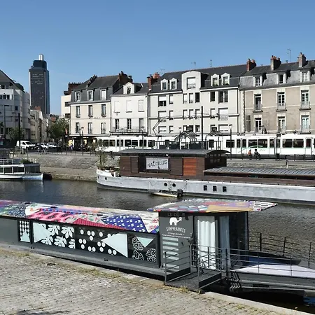 Botel Amours Le Do Karina Bisch 2019 *