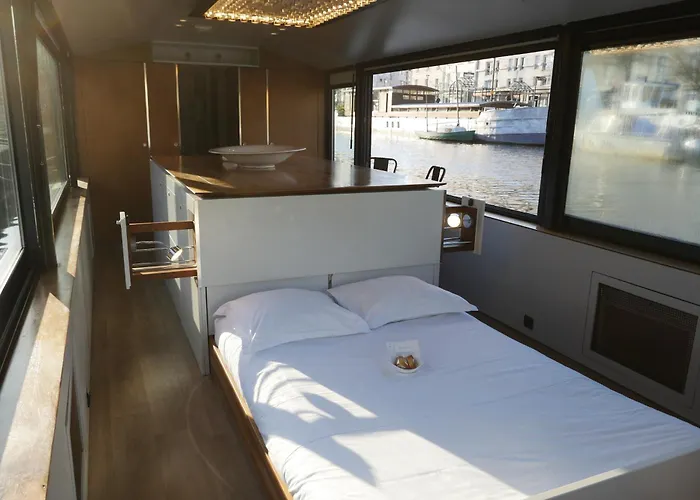 Botel Bateau Amours - Le D'ô *