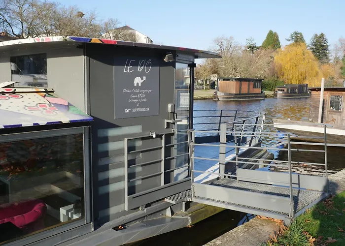 ספינת מלון Peniche ! Amours Le Do Karina Bisch 2019