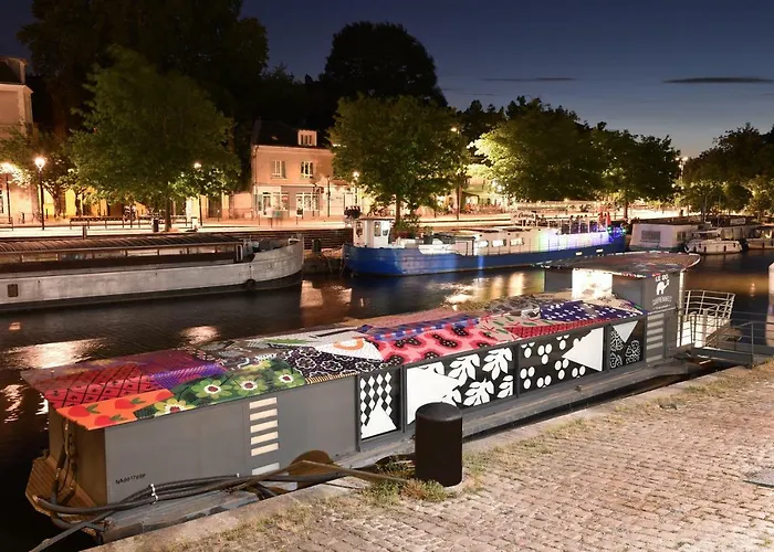 Bateau Amours - Le D'ô Bateau-hôtel *